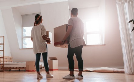 İçinde kiracı olan bir ev satın almak yatırımcı için cazip olabilir ancak riskleri de var. Tahliye süreci, kira uyumu ve hukuki boyutlarıyla kiracılı ev almanın