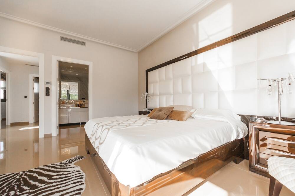 Levent'de 2+1 Satılık Daire